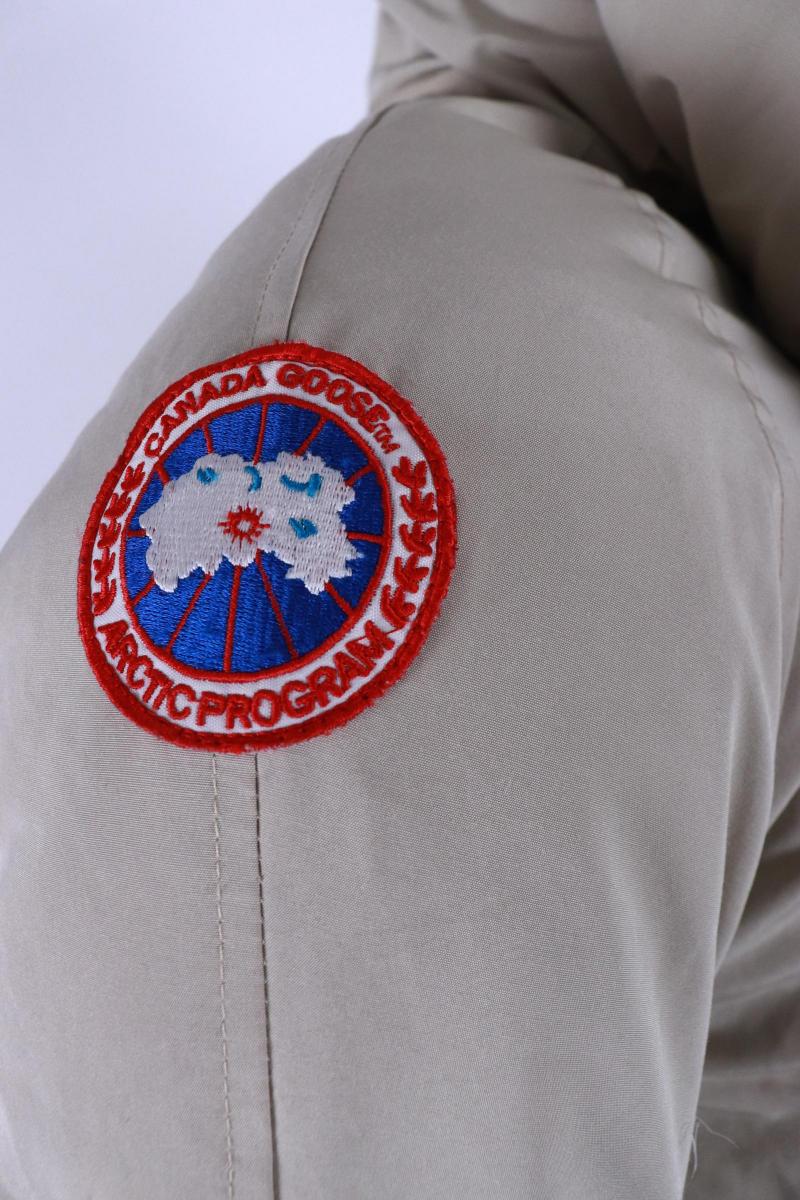 Дамско яке с пълнеж пух Canada Goose - Canada Goose