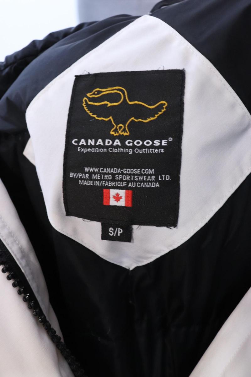 Дамско яке с пълнеж пух Canada Goose - Canada Goose